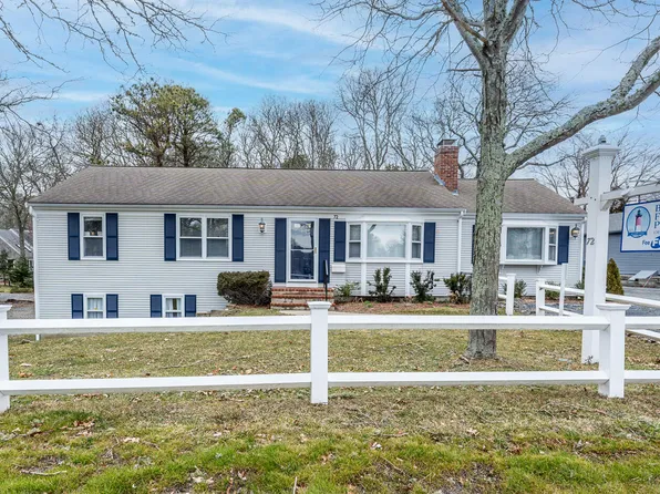 72 Pine Street, Hyannis, MA 02601
