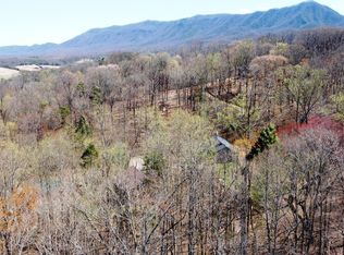 223 Burning Oaks Dr, Sevierville, TN 37876