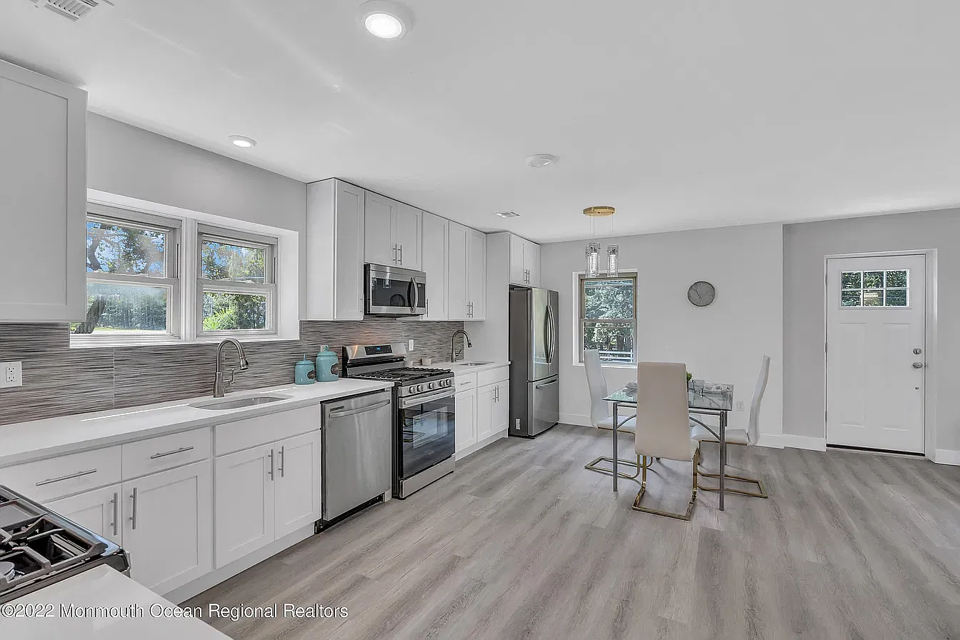 3 bed, 1190 sqft, $2,850 — Photo 3
