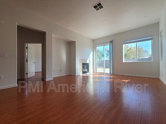 3rd image of 4100 Hellenic Dr
