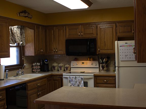 Kitchen with island