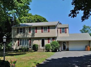 5 Pine Top Rd, Barrington, RI 02806
