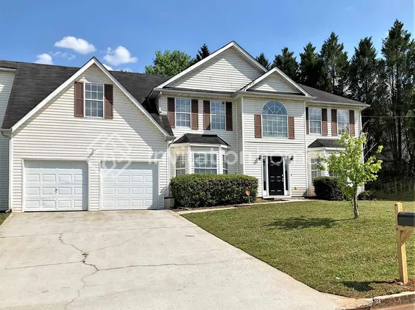 3441 Riverview Chase Dr, Ellenwood, GA 30294