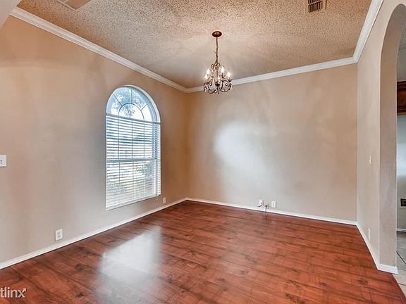 4th image of 2532 Forestwood Dr
