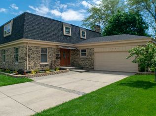 1007 W Hintz Rd, Arlington Heights, IL 60004