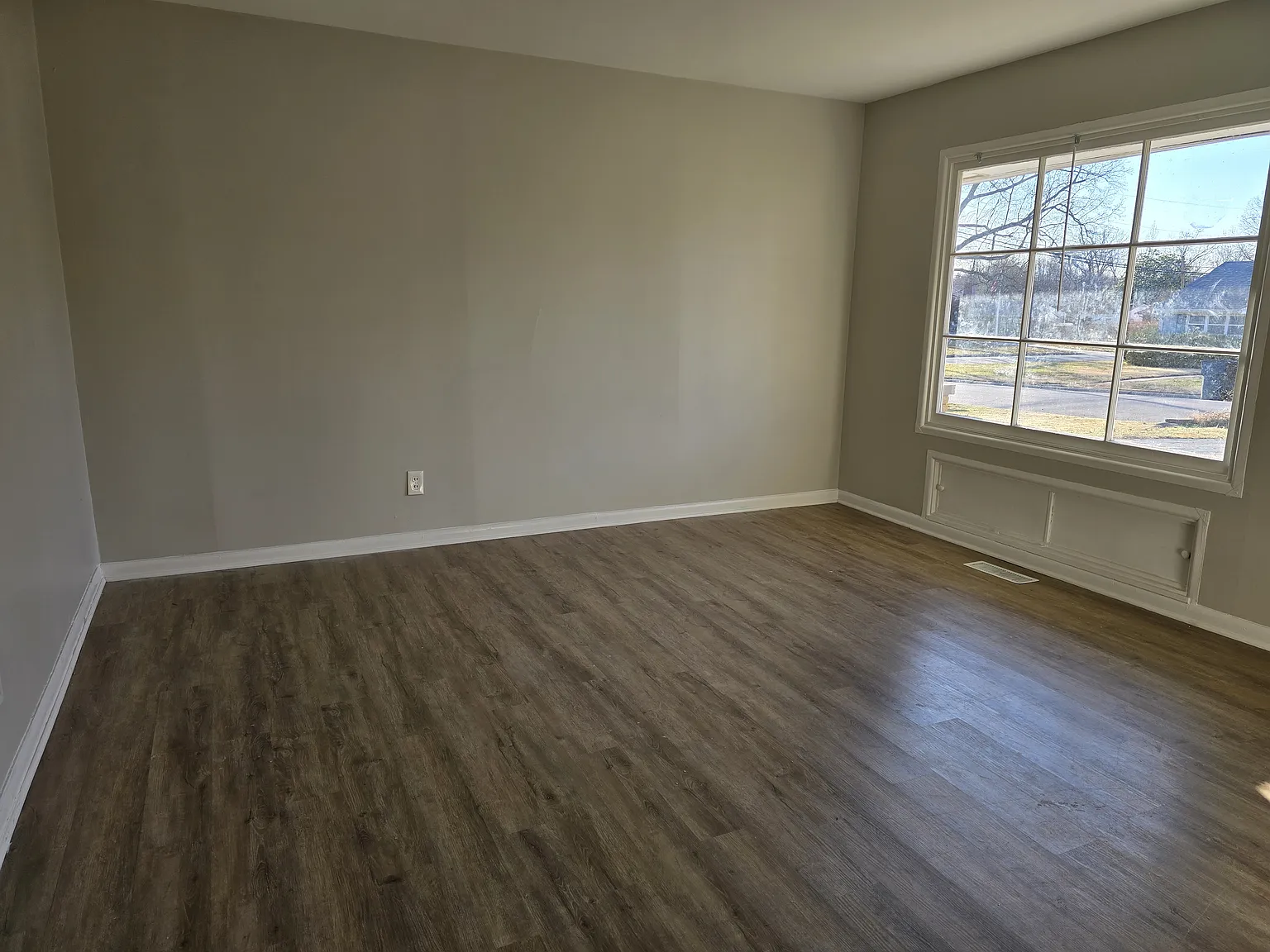 4 bed, 1000 sqft, $1,550 — Photo 3