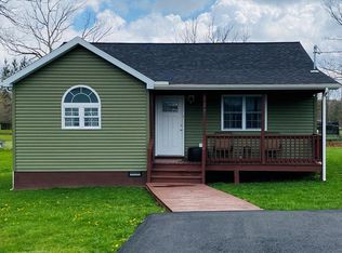 137 Briarwood Dr, Shady Spring, WV 25918