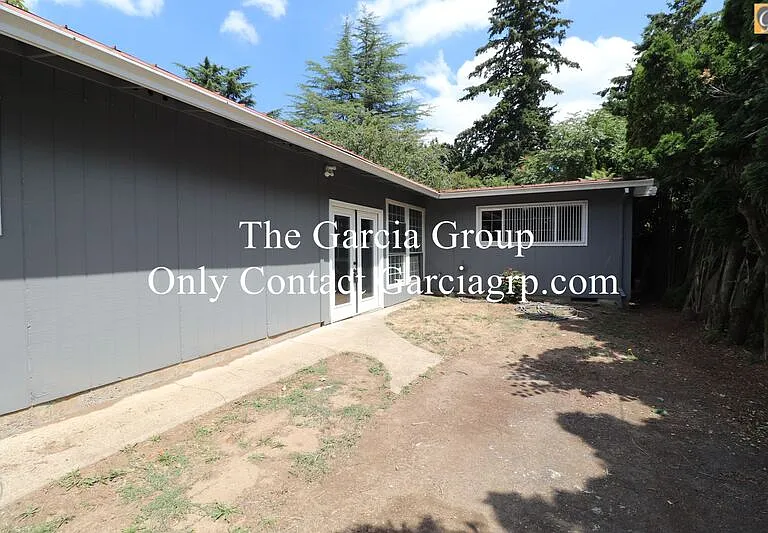 1530 NE 114th Ave — Photo 1