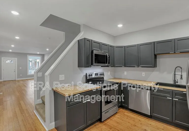741 E Mound St — Photo 5