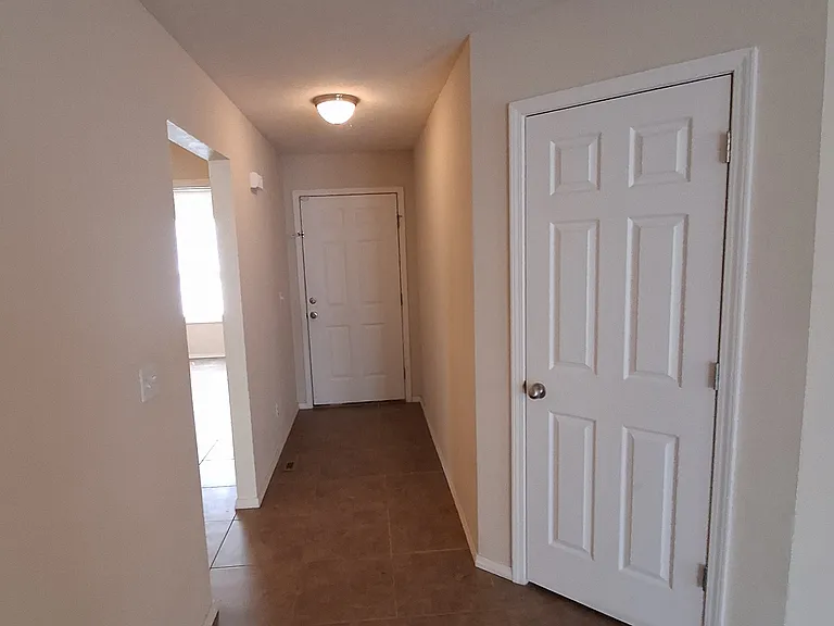 1916 S Bryson Cir #1916 — Photo 2