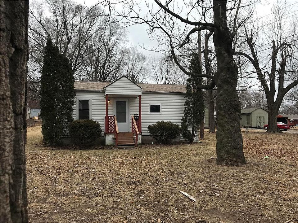 1st image of 2513 Race Ave