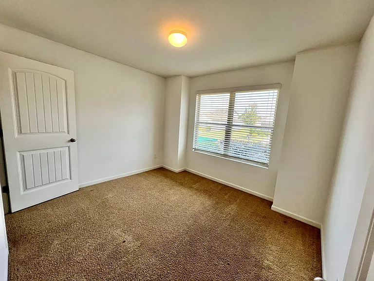 16406 Waterbury Ln — Photo 10