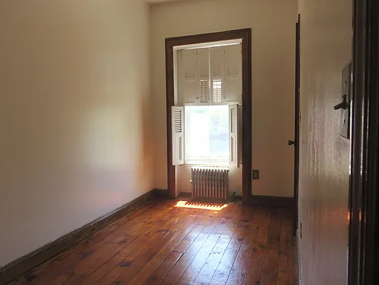 Rented by Space Real Estate | media 54
