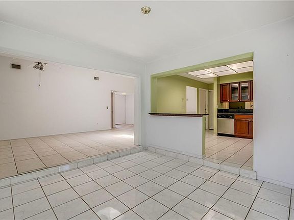 5th image of 2969 Glen Haven Dr