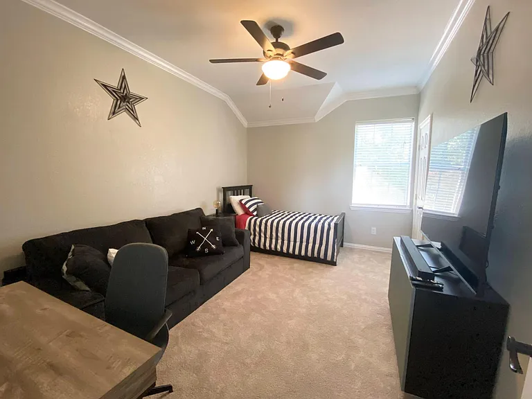 2125 Columbia Dr — Photo 29