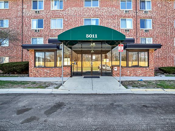 2nd image of 5011 Valley Ln APT 501