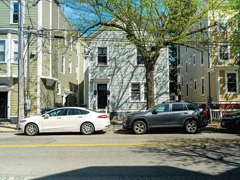 294 Windsor St #2 — Photo 11