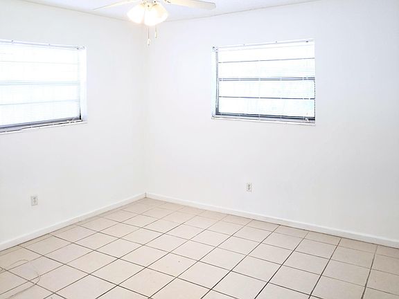 4th image of 2610 NE 204th Ter