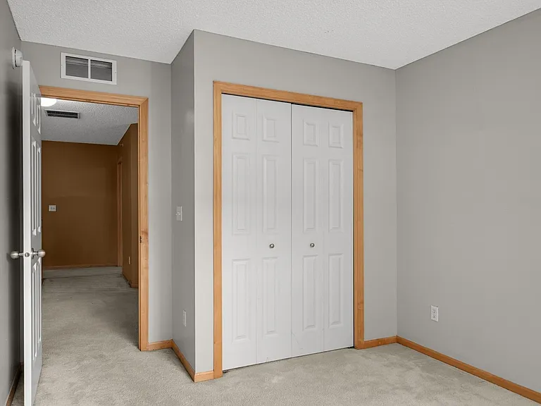 3049 Chamberlin St N #6 — Photo 17