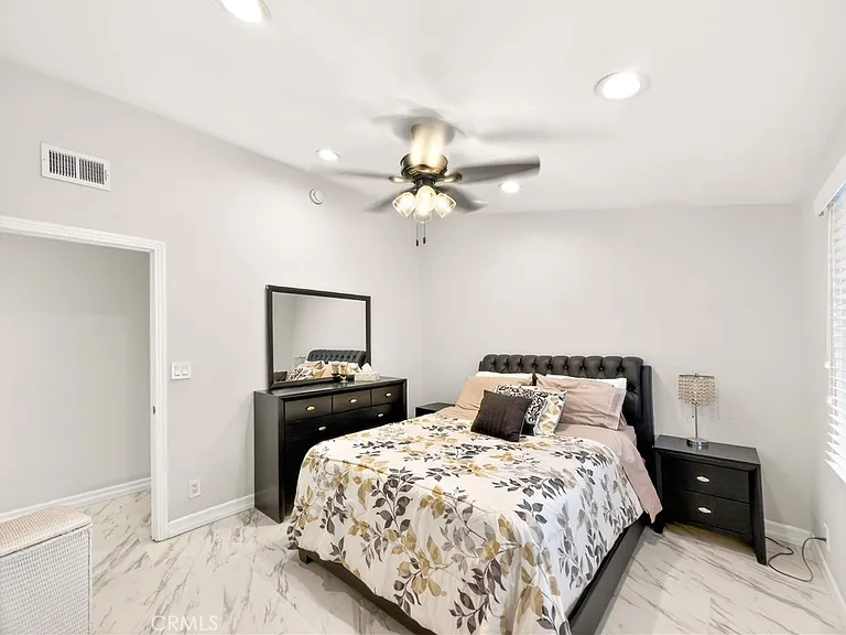 20520 Rhoda St — Photo 16