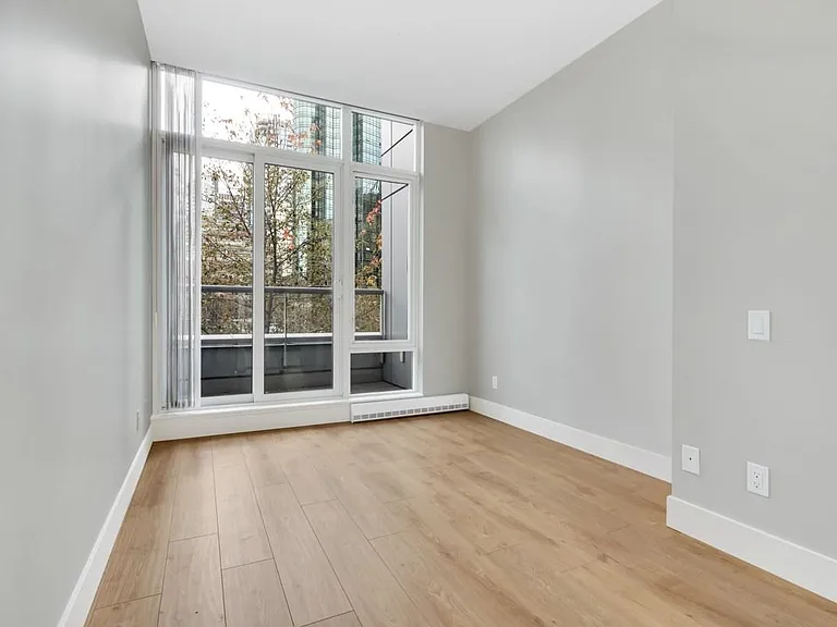 499 Broughton St #301 — Photo 12