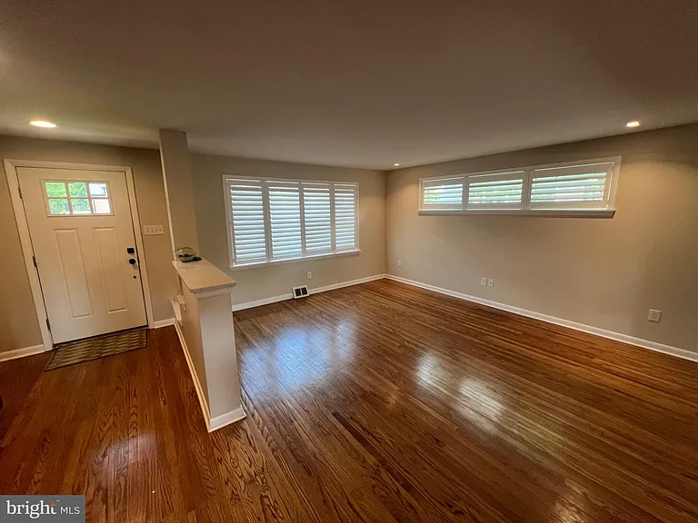 20 Fairview Rd — Photo 3