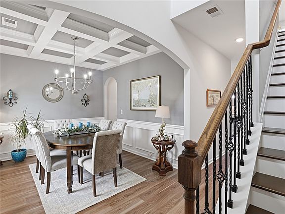3rd image of 1954 Boxwood Way