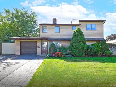 114 Twig Lane, Levittown, NY, 11756