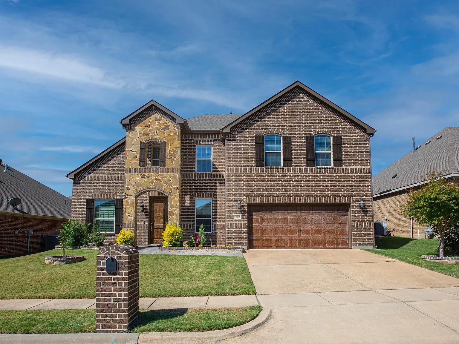 4 bed, 2.5 bath, 3466 sqft, $3,700 — Photo 1