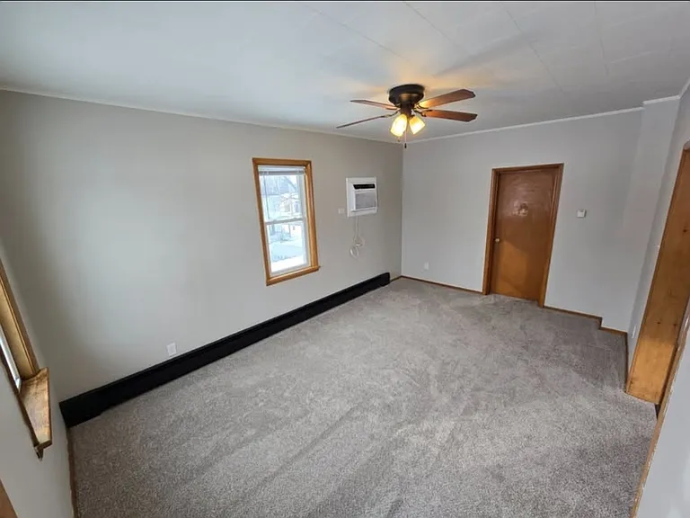116 W Wall St — Photo 2