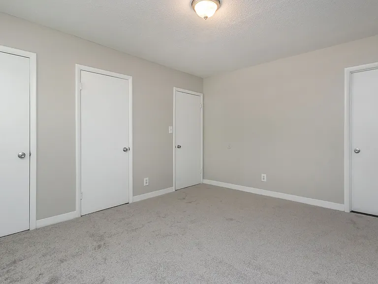 Valley Bend Apartments — Photo 22