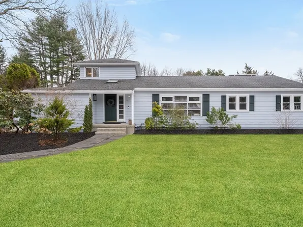 2 Stagecoach Rd, Medfield, MA 02052