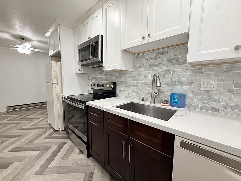 3370 Country Dr — Photo 8