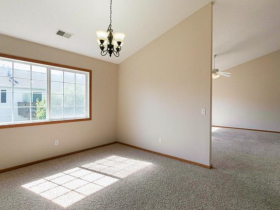 5th image of 7498 Derby Ln