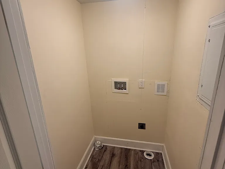 209 Highland Ave — Photo 25
