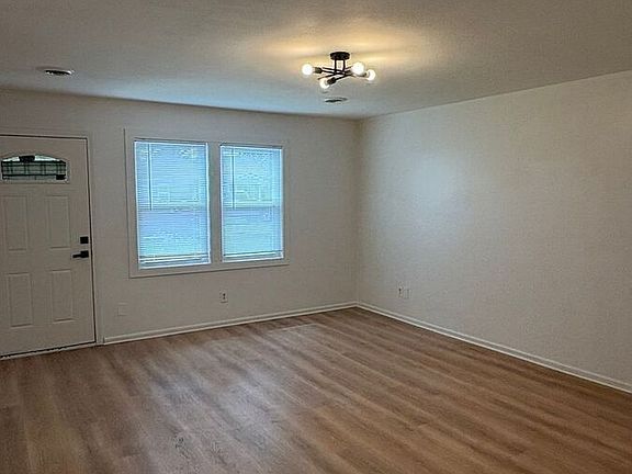 4th image of 317 Woods Ave
