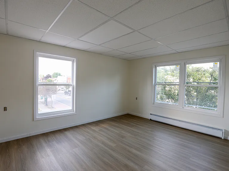 184-186 Broadway Rte #2C — Photo 12