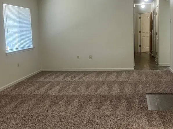 2668 Bunker Street, 2668 Bunker St APT 7, Redding, CA 96002