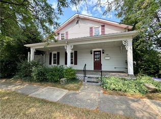 38 E Main St, East Palestine, OH