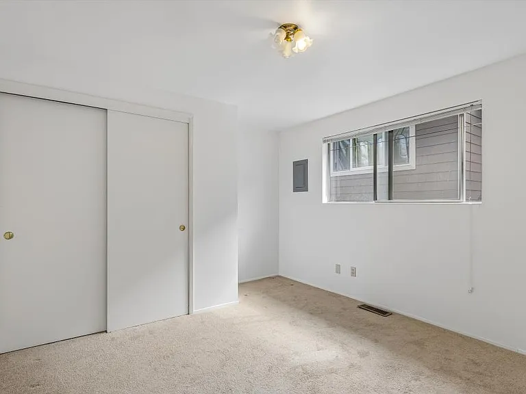 Bedroom (2)