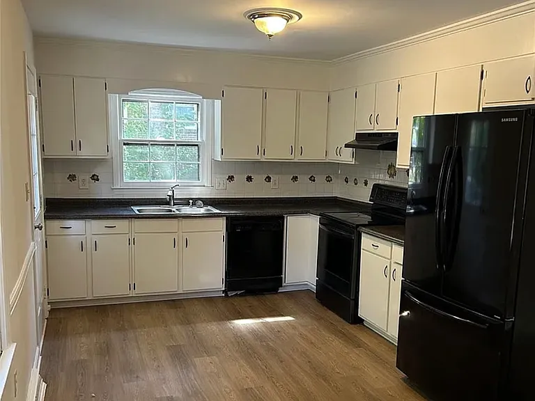 1601 Bonnie Ln — Photo 4