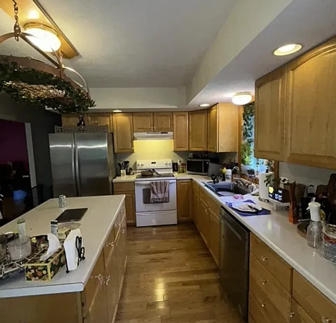 Spacious Colonial Home | 3.42 Acres, Cathedral Ceilings & Oversized Garage — Photo 3