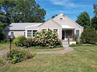 25 Arrow Head Trl, South Kingstown, RI 02879