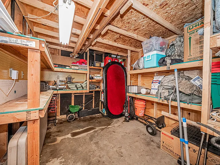 224 W Chestnut St — Photo 39