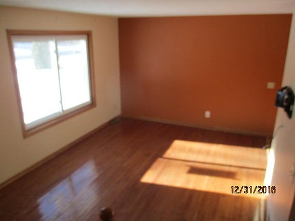 3rd image of 6204 Oak St
