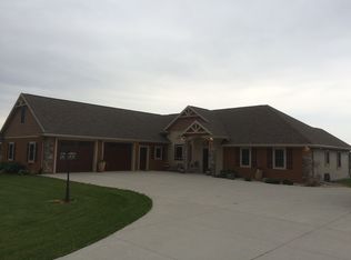 W5103 Center Valley Rd, Black Creek, WI 54106