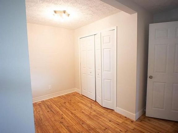 Front room in downstairs unit 1