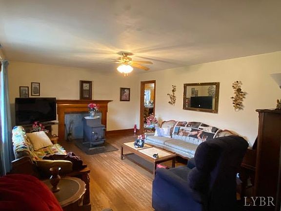 5th image of 1700 Ward St