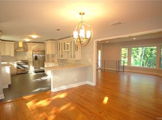 4 Country Rd, Mamaroneck, NY 10543