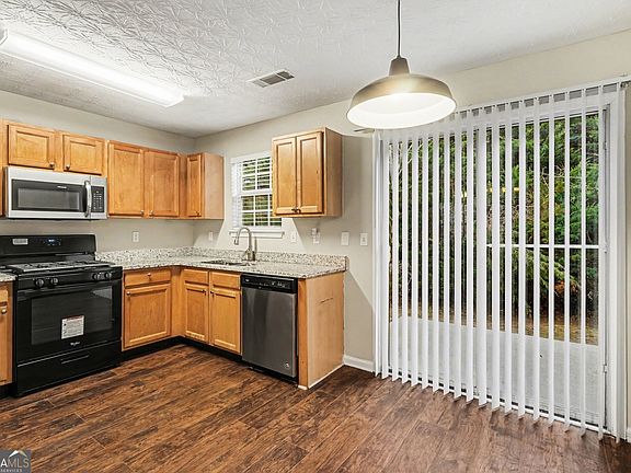 4th image of 396 Clearsprings Dr